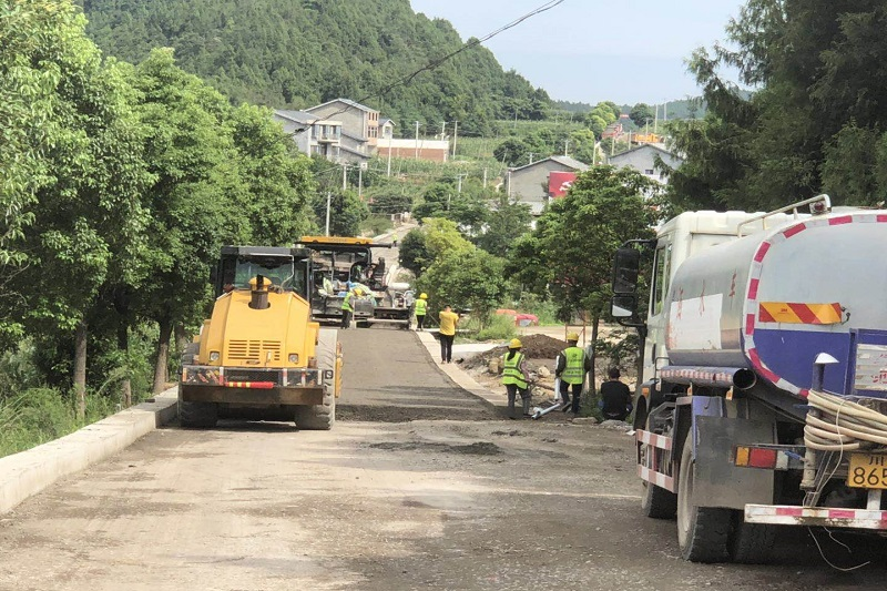 路橋集團搶晴天、戰(zhàn)雨天、斗夜間  全力以赴推進國道347項目建設(shè)
